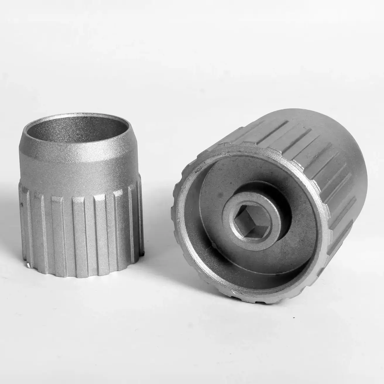 Chiave a bussola per movimento centrale bicicletta con profilo scanalato e innesto esagonale in alluminio