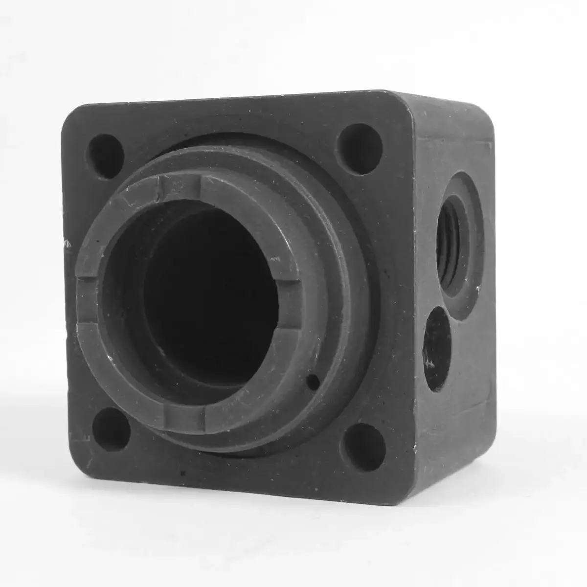 Alloggiamento per cuscinetto industriale ottenuto per pressofusione di precisione in lega di alluminio