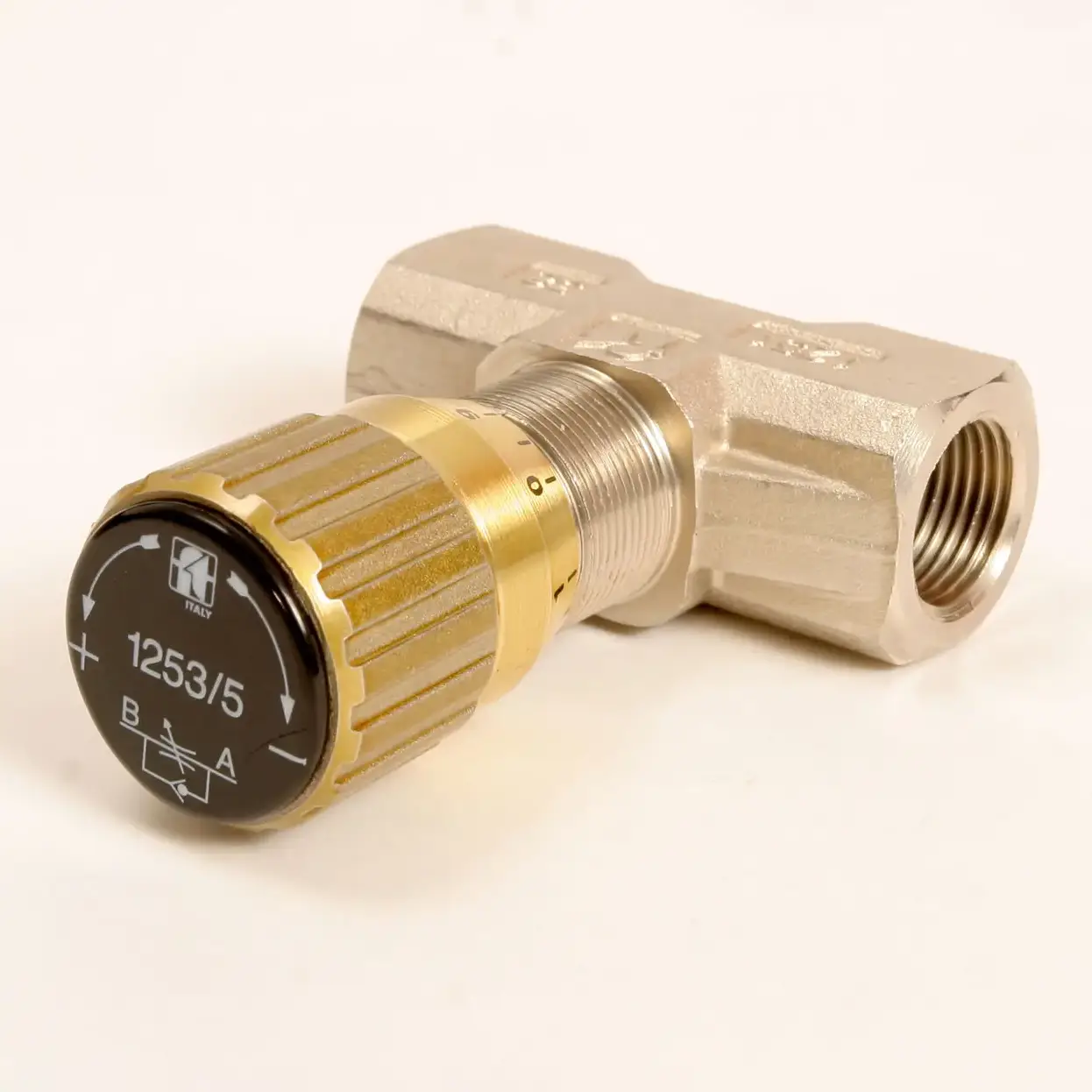 Valvola di regolazione portata unidirezionale modello 1253/5 con volantino di manovra graduato, produzione Metalfusioni